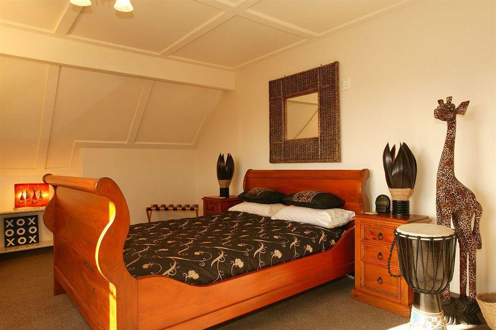 פאראפאראומו Tudor Manor Bed & Breakfast מראה חיצוני תמונה