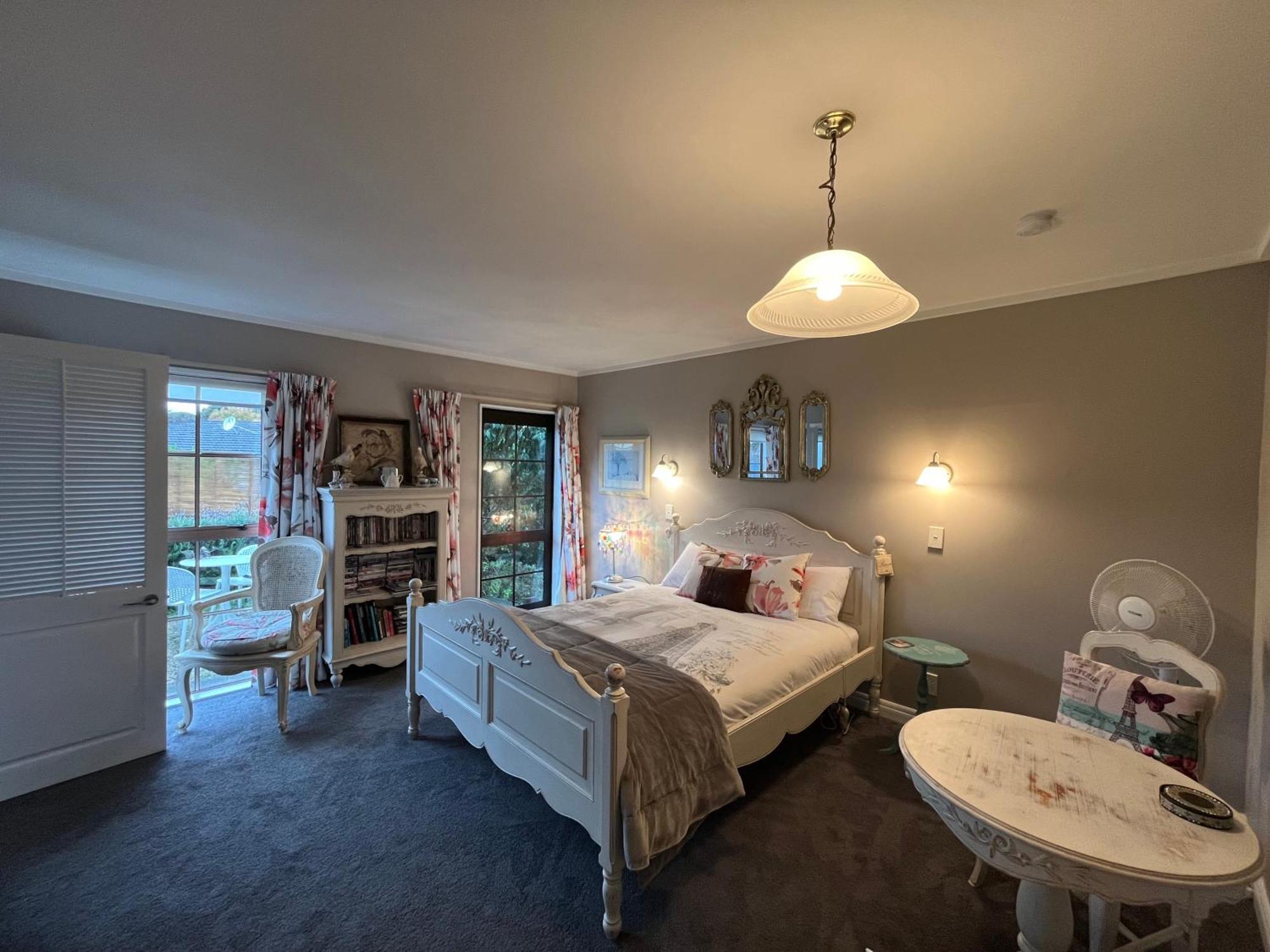 פאראפאראומו Tudor Manor Bed & Breakfast מראה חיצוני תמונה