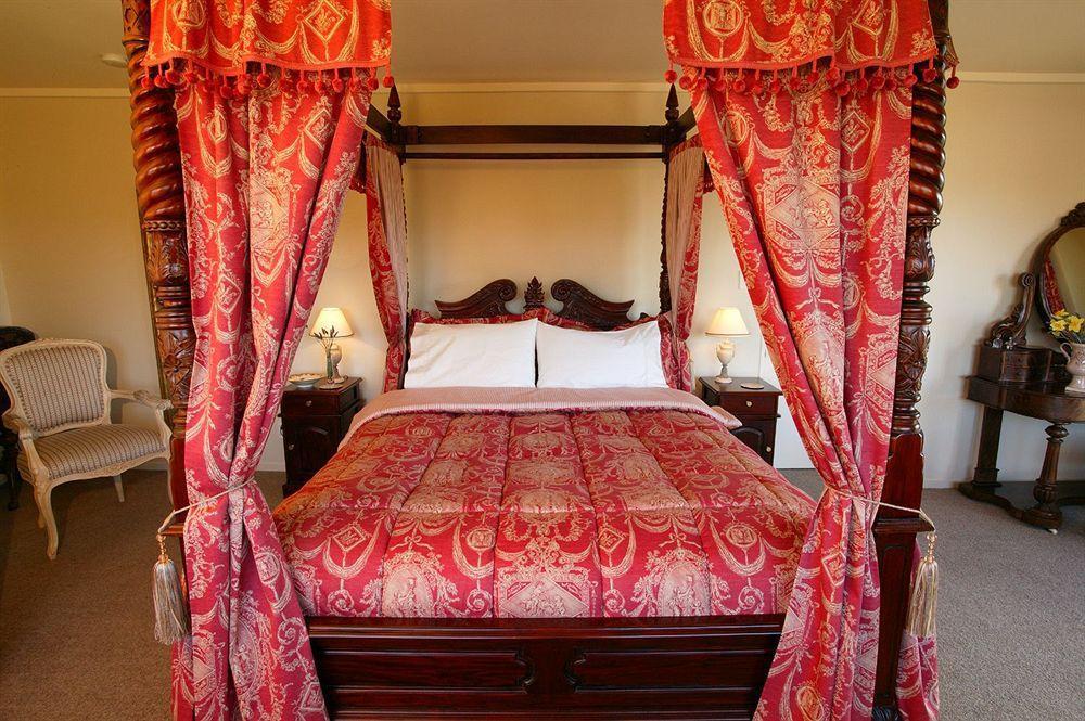 פאראפאראומו Tudor Manor Bed & Breakfast מראה חיצוני תמונה